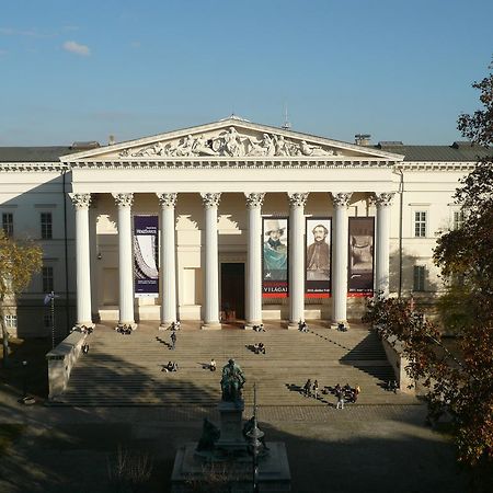 Museum View Apartment Budapest Bagian luar foto